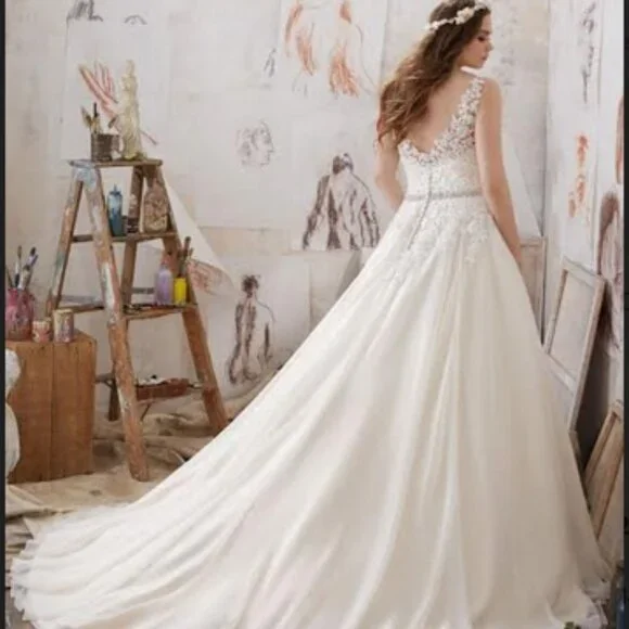 Morilee ~ Madeline Gardner Wedding Dress, Size 14, Ivory with Coco underlay